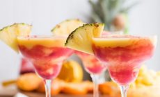 Коктейль Маргарита с ананасом и малиной (Pineapple Raspberry Margarita)