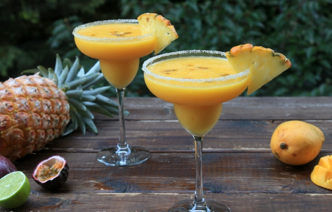 Коктейль Ананасово-манговая Маргарита (Pineapple Mango Margarita)