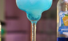 Коктейль Замороженный Голубой Дайкири (Frozen Blue Daiquiri)