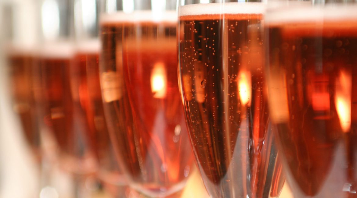 Первое розовое шампанское