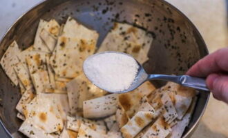 Чипсы из лаваша — 7 пошаговых рецептов приготовления