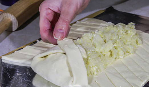 Дрожжевой пирог с капустой в духовке – 8 пошаговых рецептов
