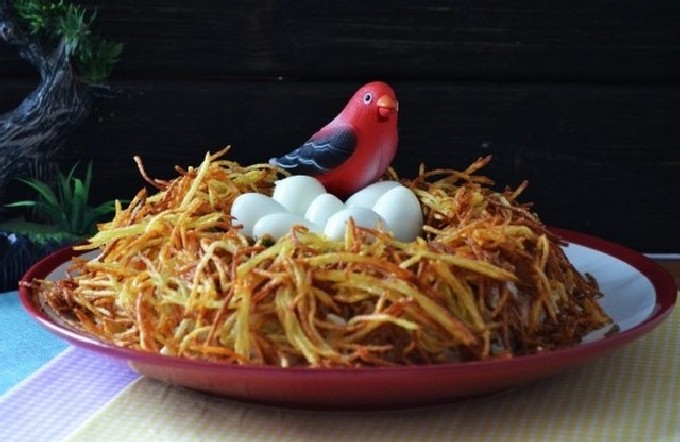 Салат «Гнездо глухаря» – 10 простых пошаговых рецептов