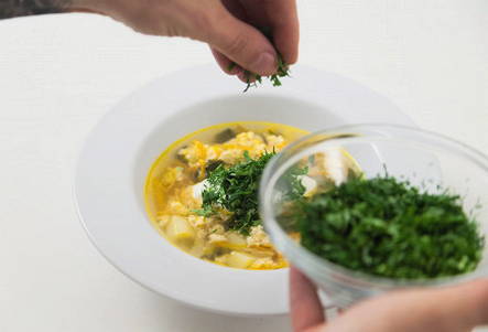 Щавелевый суп с яйцом — 7 пошаговых рецептов супа из щавеля
