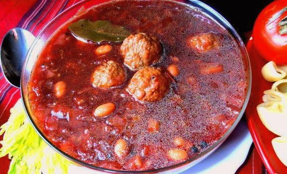 Свекольник горячий — 7 классических рецептов с мясом