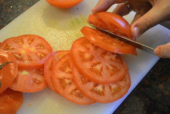 Бутерброды на праздничный стол — 20 простых и вкусных рецептов