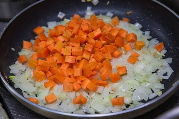 Фрикадельки в сливочном соусе — 8 рецептов на сковороде, в духовке