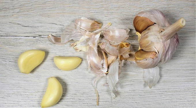 Малосольные огурцы — 10 рецептов быстрого приготовления хрустящих малосольных огурчиков