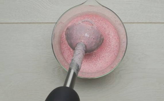 Молочный коктейль с клубникой — 5 пошаговых рецептов в домашних условиях
