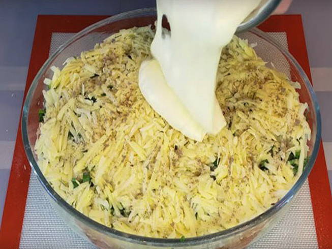 Пирог с картошкой — 10 пошаговых рецептов в духовке