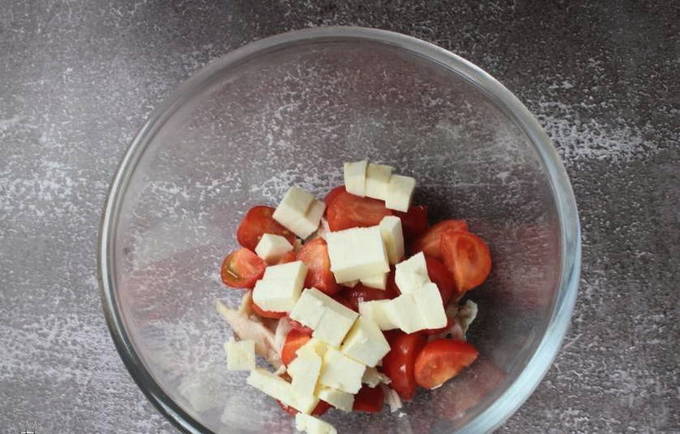 Салат с брынзой — 10 простых и вкусных рецептов