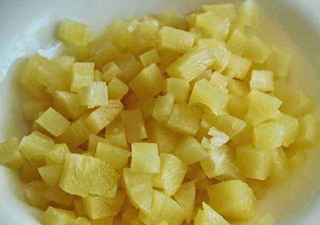 Салат с курицей, ананасом, сыром – 10 пошаговых рецептов