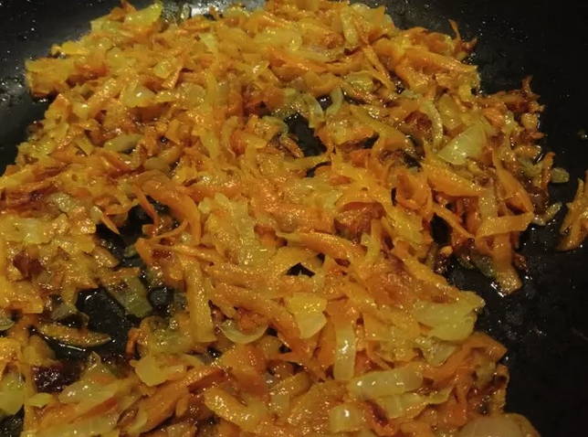 Салаты с селедкой — 10 простых и вкусных рецептов