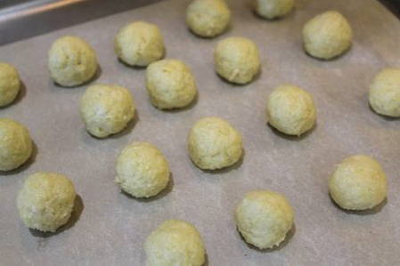 Сырные шарики — 10 рецептов в домашних условиях с пошаговыми фото