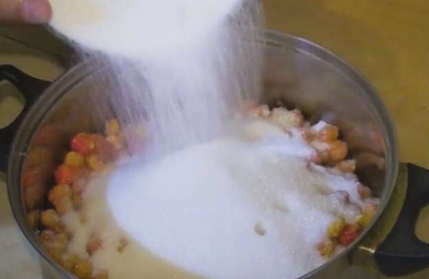 Варенье из морошки — 6 пошаговых рецептов на зиму