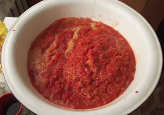 Аджика без варки — 8 классических рецептов аджики из помидор и чеснока на зиму