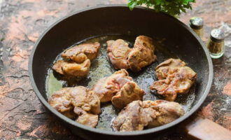 Блюда из куриной печени — 10 вкусных рецептов