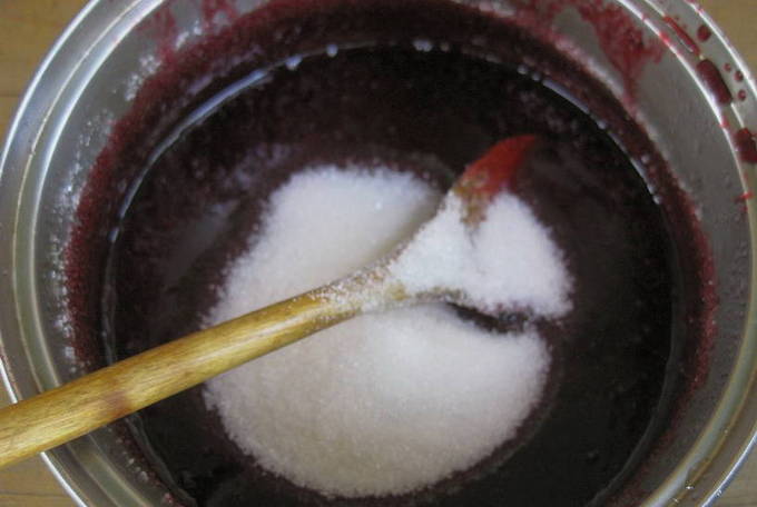 Черная смородина без варки на зиму — 7 рецептов перетертой смородины с сахаром