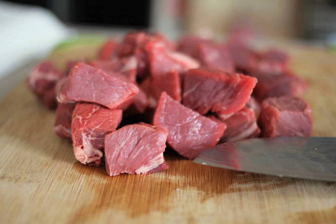 Гуляш из говядины с подливкой классический — 10 вкусных рецептов
