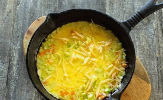 Омлет с сыром – 10 пошаговых рецептов