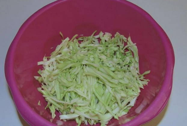 Салат из свежей капусты — 10 очень вкусных рецептов