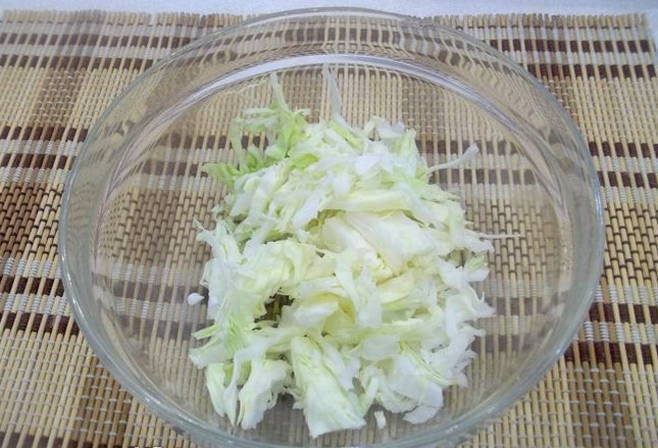 Салат из свежей капусты с огурцом — 10 вкусных рецептов