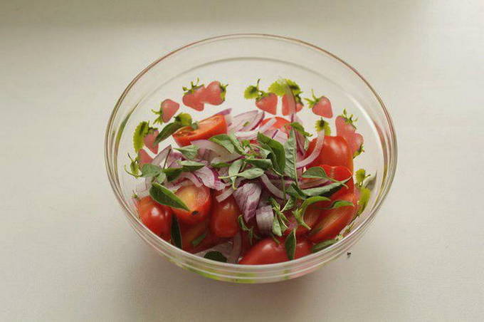 Салат с моцареллой и помидорами – 8 вкусных рецептов