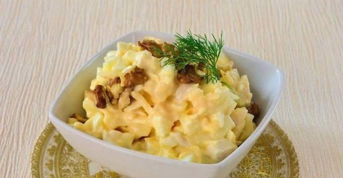 Салат с вареной курицей — 10 простых и вкусных рецептов