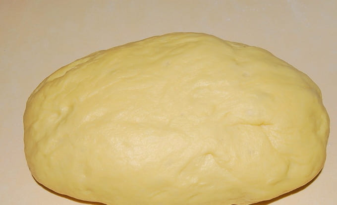 Сдобное дрожжевое тесто — 10 пошаговых рецептов приготовления
