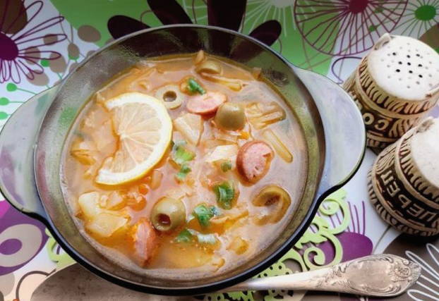 Солянка — 10 простых и вкусных рецептов