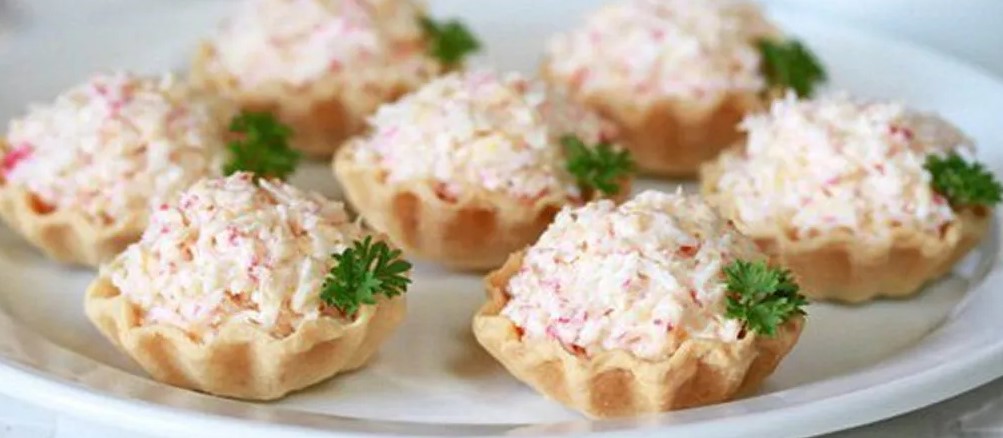 Тарталетки с красной икрой — 10 самых вкусных рецептов