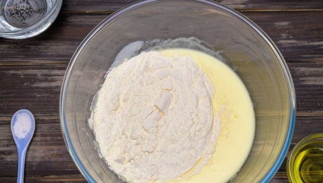 Тонкие блины на кефире с дырочками — 10 пошаговых рецептов приготовления
