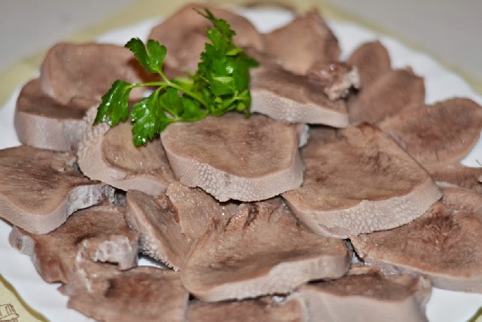 Заливное из свиного языка — 7 простых и вкусных рецептов