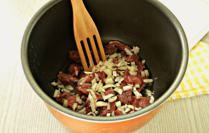 Жаркое из говядины – 8 рецептов с картошкой по-домашнему