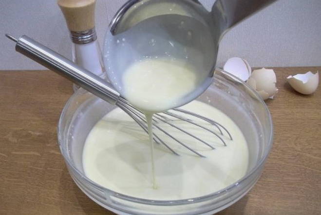 Блины на молоке с кипятком — 8 рецептов тонких блинчиков с дырочками