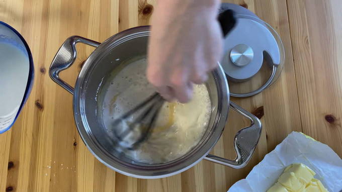 Крем из сгущенки для торта — 10 рецептов в домашних условиях