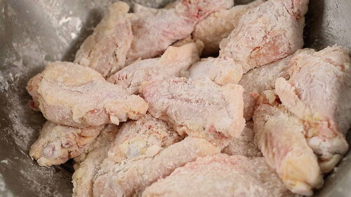 Крылышки с хрустящей корочкой в духовке — 8 пошаговых рецептов приготовления