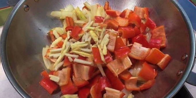 Курица с овощами на сковороде – 8 пошаговых рецептов приготовления