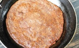 Печеночный торт из свиной печени — 9 простых пошаговых рецептов