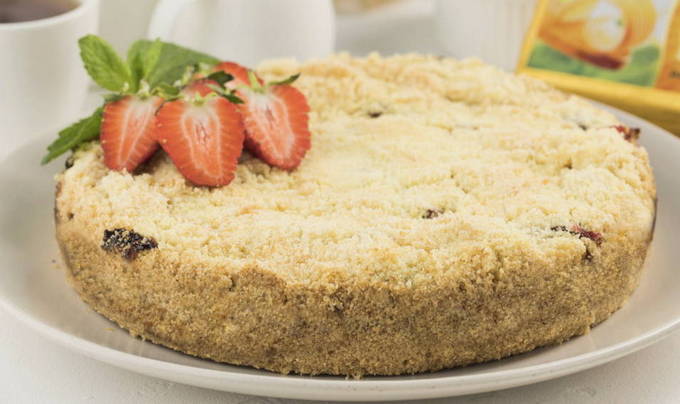 Пирог с клубникой — 10 пошаговых рецептов в духовке