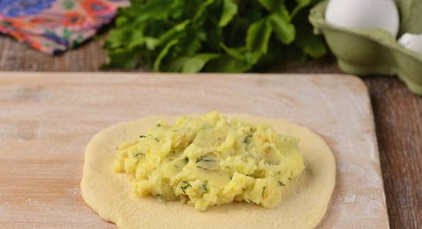 Пирожки с картошкой жареные на сковороде — 7 пошаговых рецептов