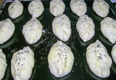 Пирожки с луком и яйцом — 10 пошаговых рецептов приготовления