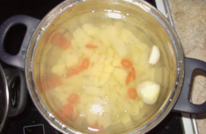 Рыбный суп из консервов горбуши – 6 пошаговых рецептов