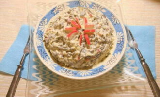 Салат из морской капусты — 10 простых и вкусных рецептов