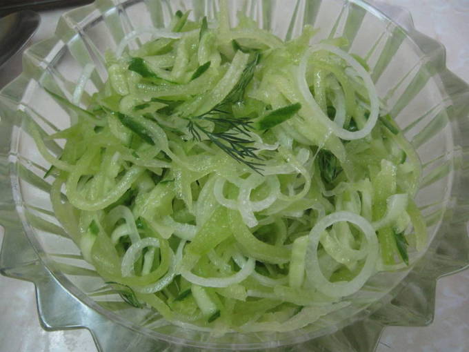 Салат из редьки — 10 простых и вкусных рецептов