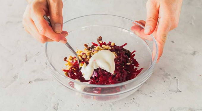 Салат из свеклы с чесноком – 7 пошаговых рецептов приготовления
