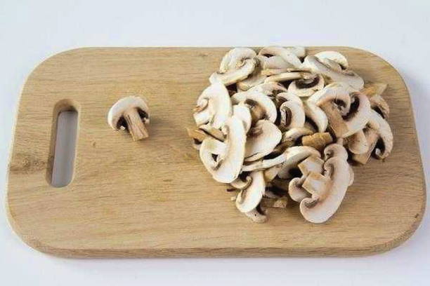Салат с копченой курицей — 10 простых и вкусных рецептов