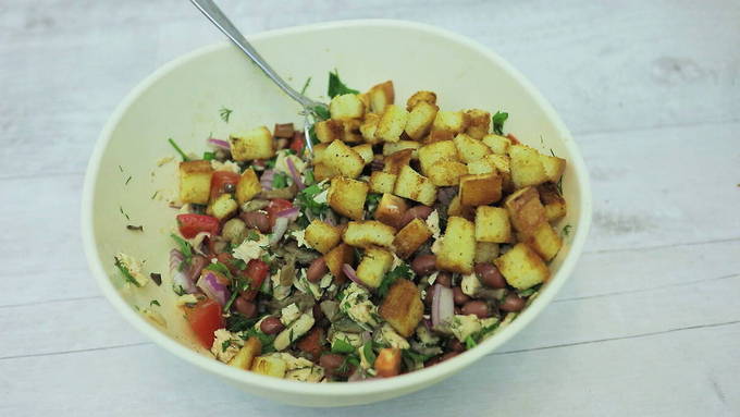 Салат с курицей и фасолью – 10 вкусных рецептов