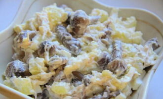Салат с маринованными опятами — 8 пошаговых рецептов