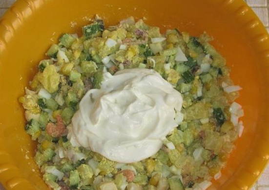 Салат с морским коктейлем – 8 пошаговых рецептов приготовления